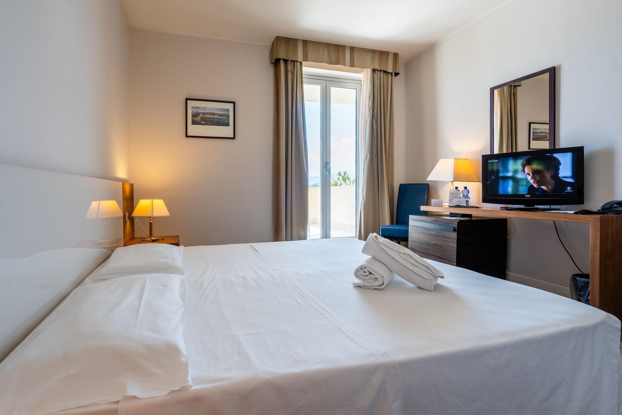 Capo Peloro Hotel (Adults Only) Torre Faro Ngoại thất bức ảnh